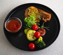 Корейка свиная с овощами