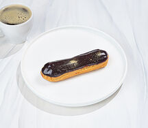 Эклер шоколадный