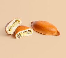 Пирожок с картофелем и грибами 