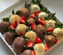 Набор клубники в шоколаде Strawberry