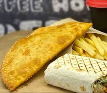 Чебурек сыр моцарелла с ветчиной 