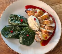 Куриная грудка с соусами