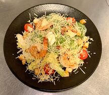 Салат Цезарь с креветками