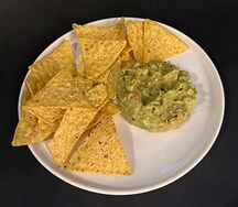 Начос с гуакамоле