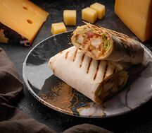 Шаурма Hit Классика с пикантными овощами и соусом дзадзики