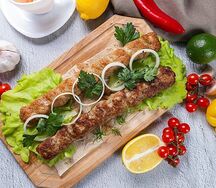 Люля-кебаб Куриный с луком в лаваше