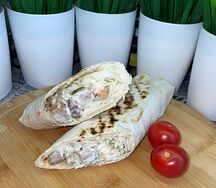 Шаурма Летняя со свининой, овощами и соусом дзадзики