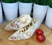 Шаурма Летняя с куриным мясом, свежими овощами и соусом дзадзики