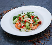 Салат с креветками и кальмаром