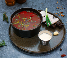 Борщ с томленым щечками