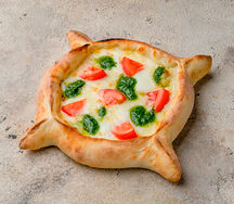 Хачапури Джари с томатами и соусом песто