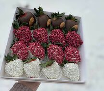 Бокс из 16 клубник №4
