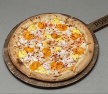Пицца с мандаринами и креветками