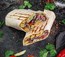 Мини-шаурма с картофелем фри и говядиной
