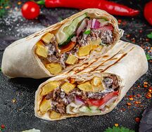 Шаурма с картофелем фри и говядиной