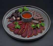 Ассорти кавказских деликатесов