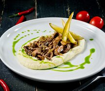Бефстроганов из говядины с картофельным пюре