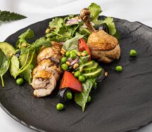 Цыпленок со свежими овощами и киноа