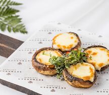 Шампиньоны с сыром Сулугуни