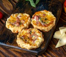 Перепечки с ветчиной и сыром
