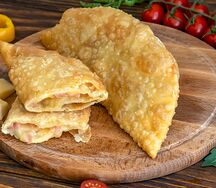 Чебурек с ветчиной и сыром