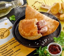 Чебурек с картофелем и сосиской