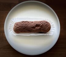 Эклер Шоколадный