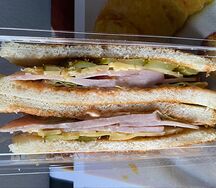 Сэндвич с карбонадом и сыром