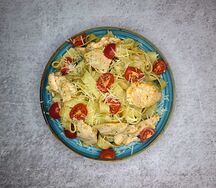 Феттуччине с курицей и песто