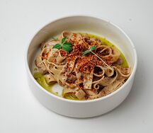 Паста с цыпленком и грибным соусом