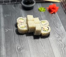 Ролл Калифорния с кунжутом