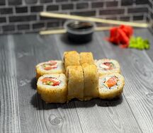Ролл с лососем Горячий