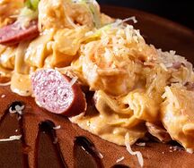 Феттуччине с креветками и охотничьими колбасками