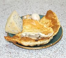 Чебурек с говядиной, свининой, сыром, грибами
