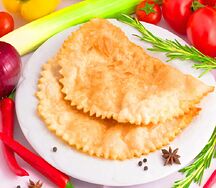 Чебурек с говядиной, свининой и грибами