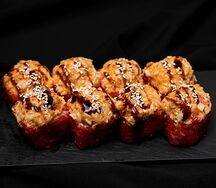 Запеченный с копченым лососем