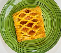 Слойка с ветчиной и сыром