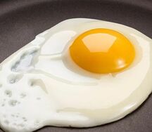Жареное яйцо