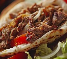 Донер на тарелке с бараниной 