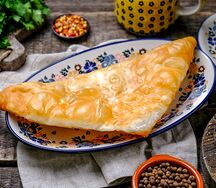 Чебурек с цыплёнком и копчёным сулугуни