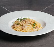 Карбонара с беконом и сыром пармезан