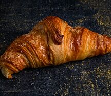 Круассан с заварным с кремом