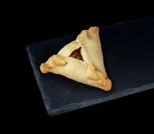 Бризе треугольник с яблоком и корицей