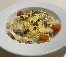 Паста с курицей и грибами