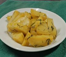 Печеный картофель с укропом
