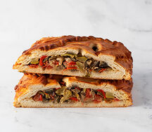 Слоено-дрожжевой пирог с болгарским перцем, баклажанами и томатами