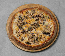 Пицца с курицей и ароматными шампиньонами