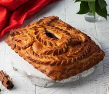 Слоено-дрожжевой пирог с натуральной вишней