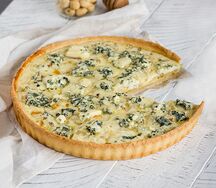 Киш с грушей и сыром с благородной плесенью