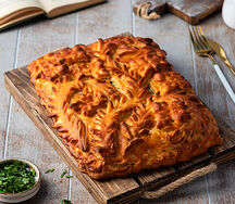 Слоено-дрожжевой пирог с капустой и рубленым яйцом